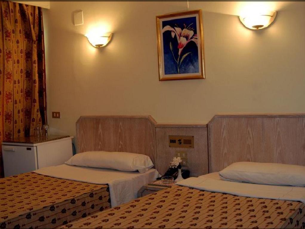 Emilio Hotel Luxor Kamer foto