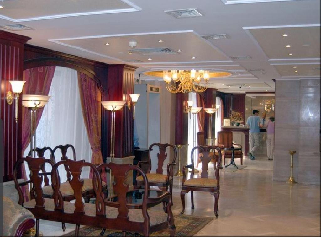 Emilio Hotel Luxor Buitenkant foto