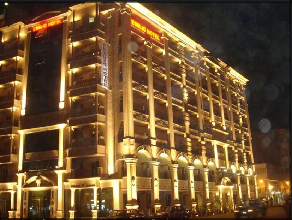 Emilio Hotel Luxor Buitenkant foto